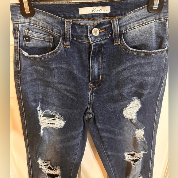 KanCan distressed skinny jean size 26 like new condition - Picture 2 of 3
